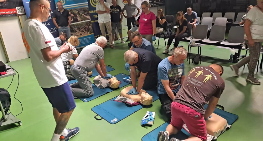 Na zdjęciu zajęcia praktyczne, fot. Facebook/Okręgowy Klub Strzelectwa Sportowego 