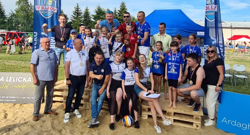 Na zdjęciu: Uczestnicy turnieju