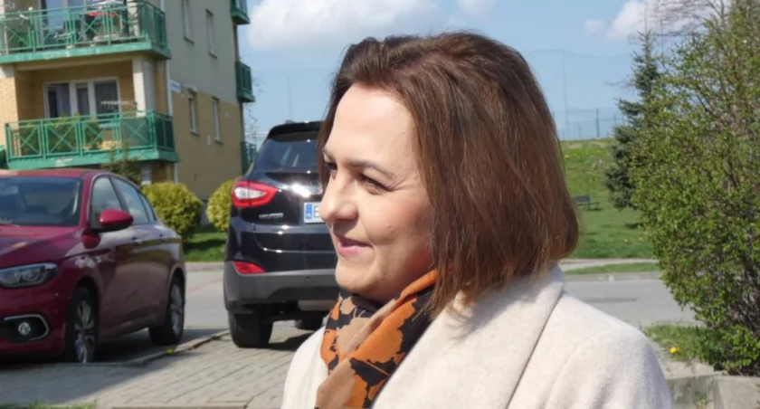 Na zdjęciu: Magdalena Stępień pracuje już w urzędzie w Kobielach