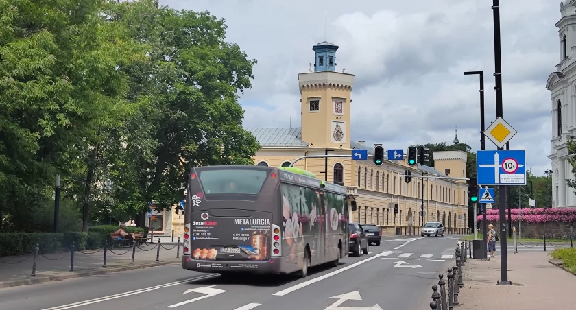 Na zdjęciu; Autobus MPK