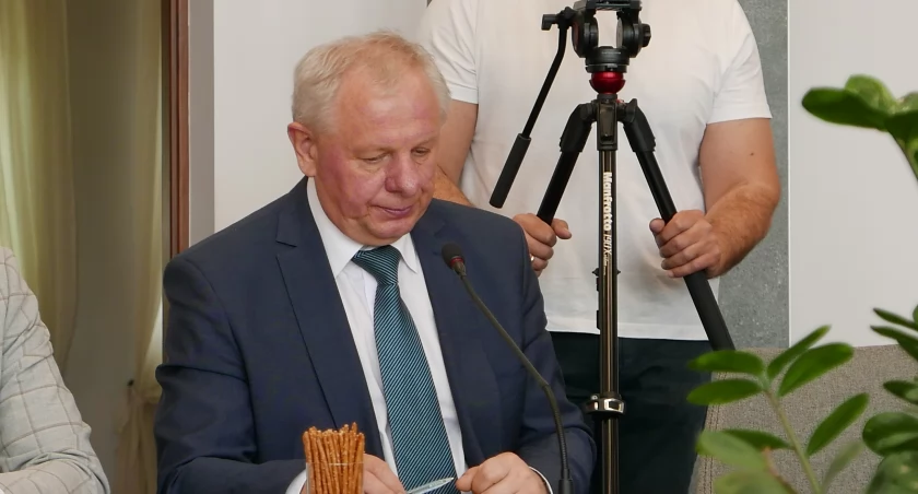Na zdjęciu: Andrzej Kucharski podczas sesji Rady Miasta