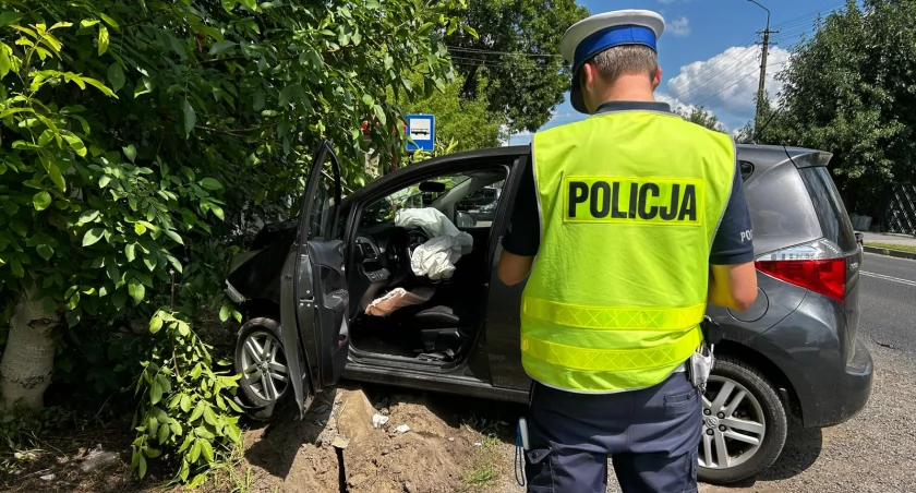 Na zdjęciu: Samochód, który prowadził 66-latek, fot. KPP Radomsko