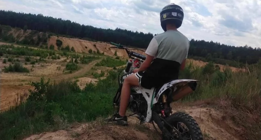 Na zdjęciu: Filip chce zostać mechanikiem. Przy swoim motorze potrafi zrobić wszystko sam