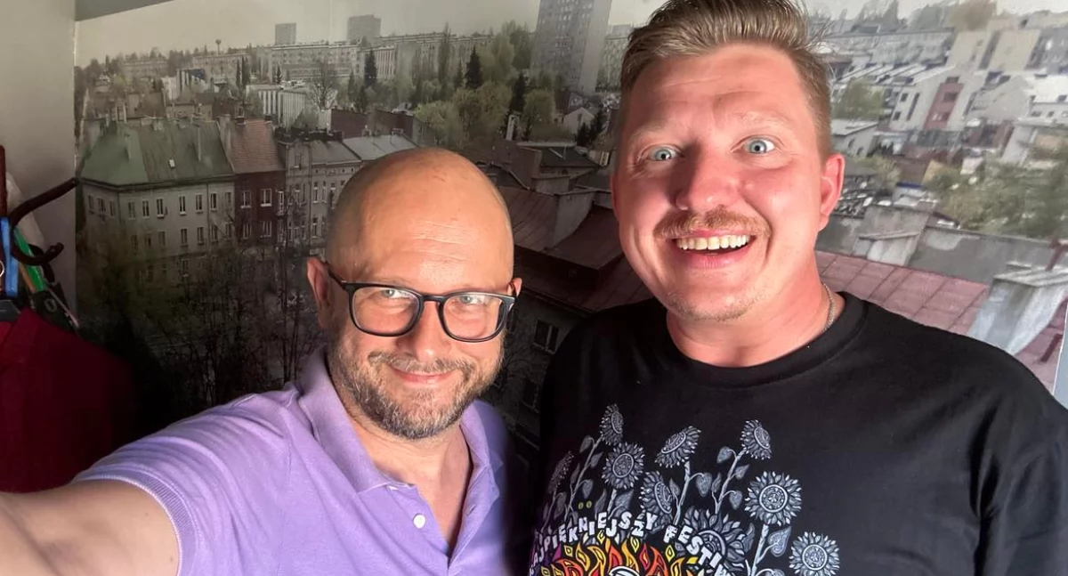 Na zdjęciu prowadzący podcast Dwaj Panowie AA