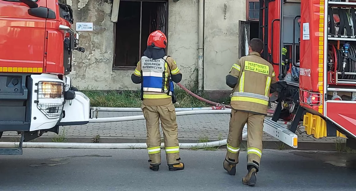 Na zdjęciu: Strażacy ugasili pożar, fot. Czytelnik 