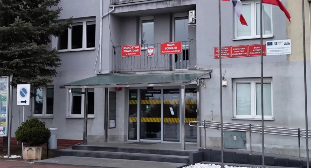 Na zdjęciu budynek starostwa powiatowego