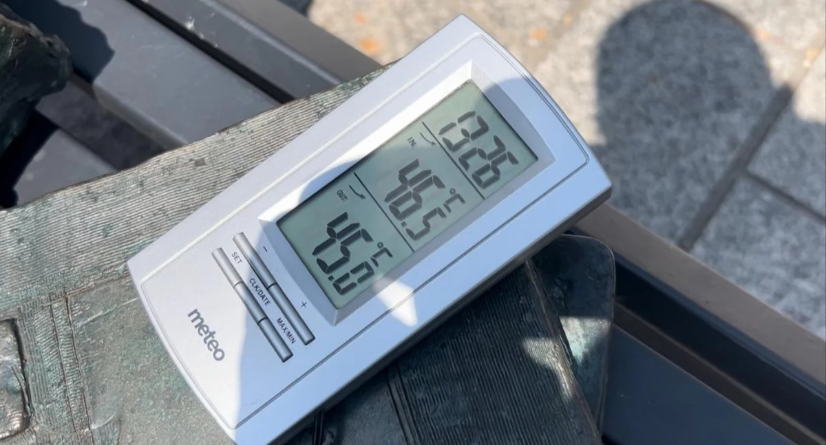 Na zdjęciu temperatura zmierzona w słońcu na ul. Reymonta, lipiec 2024