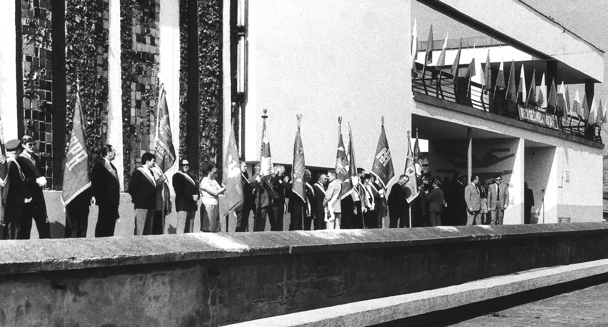 Na zdjęciu uroczystości 1 maja, Radomsko, lata 80., fot. Jacek Kaszyński