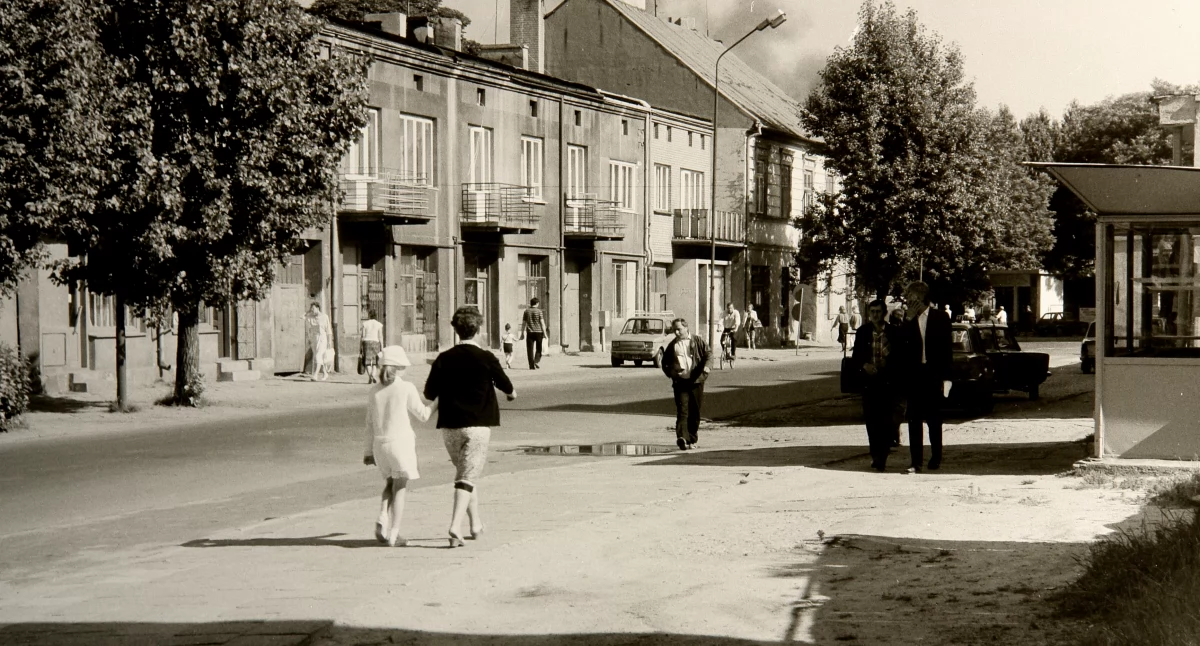 Na zdjęciu ul. Żeromskiego, Radomsko, lata 80., fot. Jacek Kaszyński