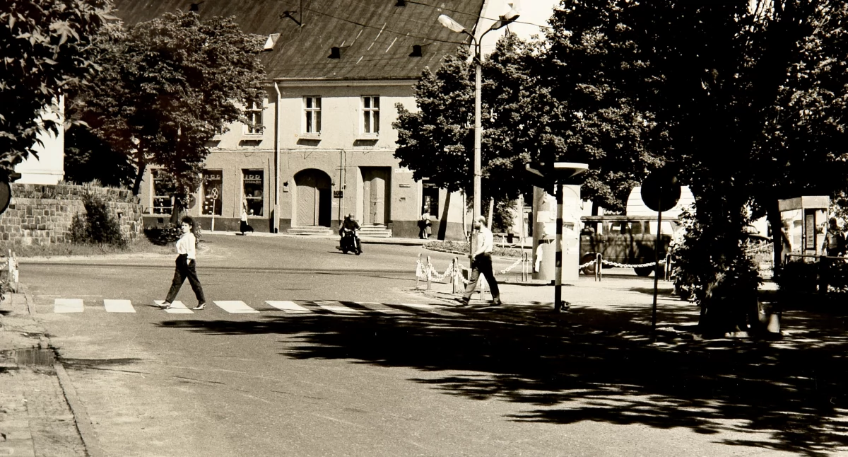 Na zdjęciu skrzyżowanie Reymonta z Narutowicza, Radomsko, lata. 80., fot. Jacek Kaszyński