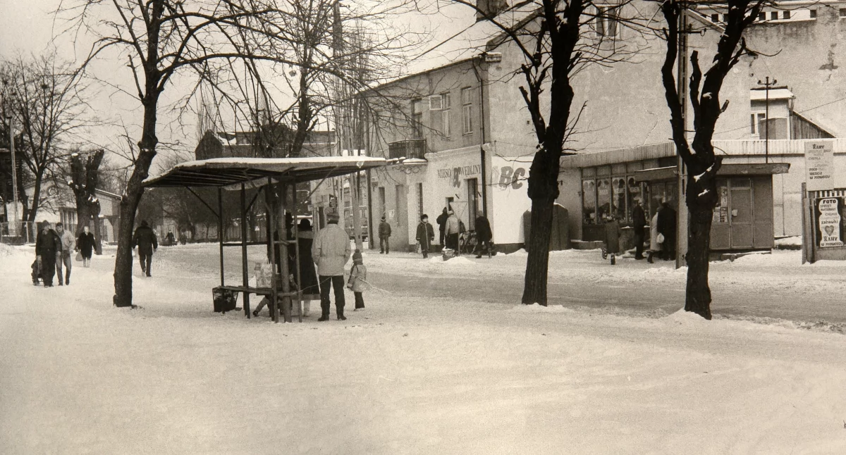 Na zdjęciu ul. Reymonta przy Kościuszki, Radomsko, lata 80., fot. Jacek Kaszyński