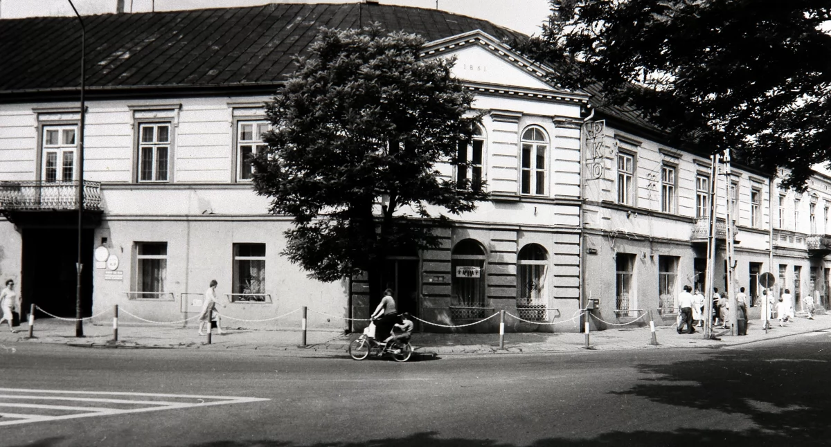 Na zdjęciu skrzyżowanie Żeromskiego i Reymonta, Radomsko, lat. 80., fot. Jacek Kaszyński