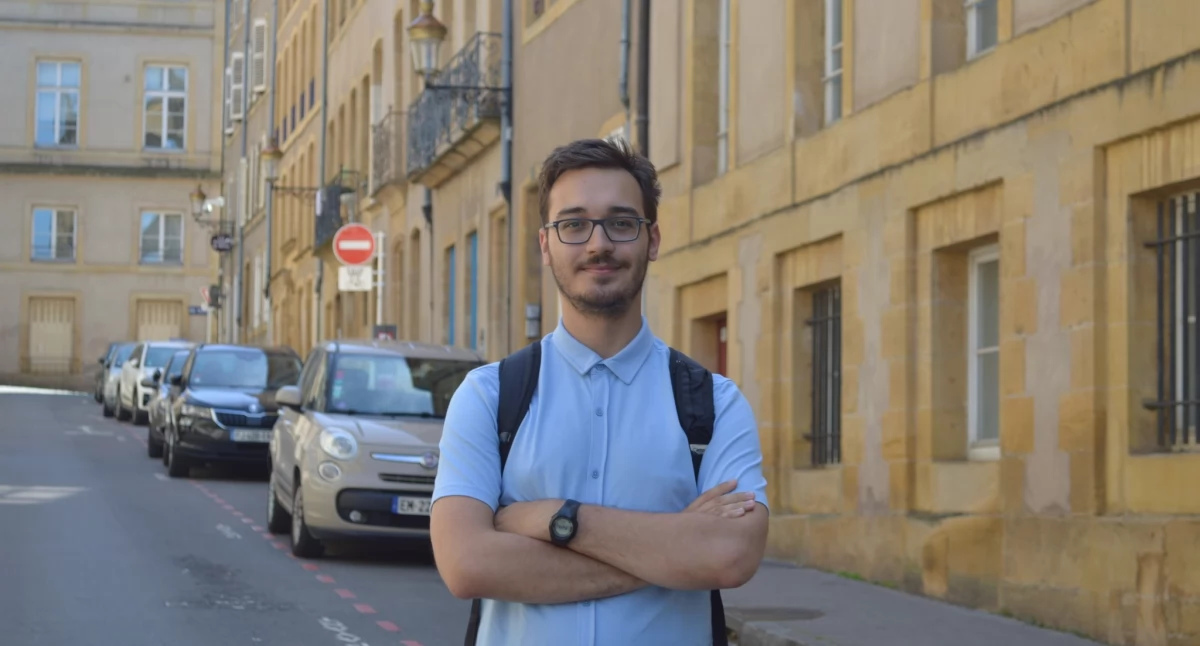 Na zdjęciu: Mateusz Patalan w mieście Metz we Francji, fot. Facebook/Mateusz Patalan