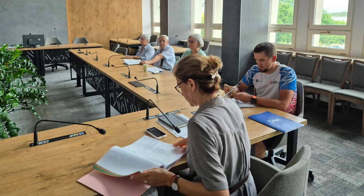 Na zdjęciu: Uczestnicy obrad komisji skarg wniosków i petycji