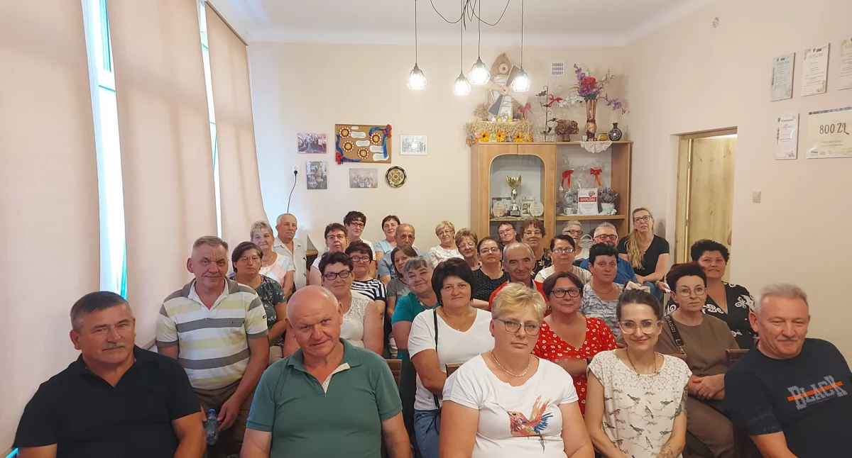 Na zdjęciu uczestnicy spotkania, fot. Facebook/Stowarzyszenie Zawsze Razem  