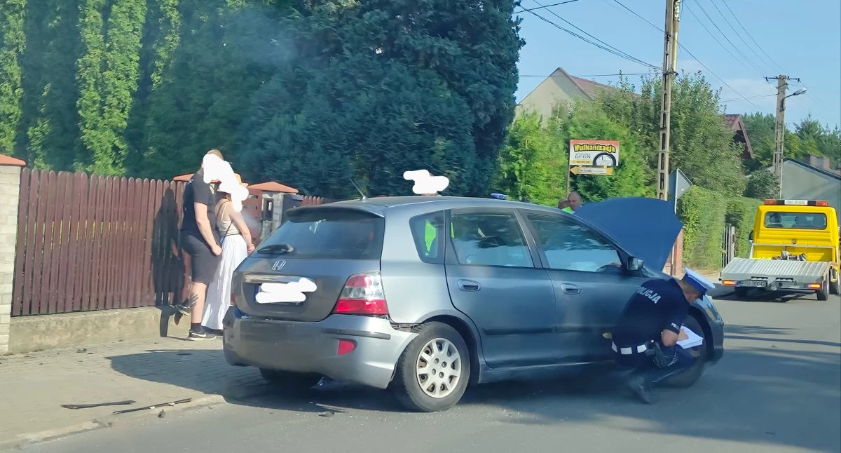Na zdjęciu: Jeden z samochodów, który brał udział w zderzeniu 