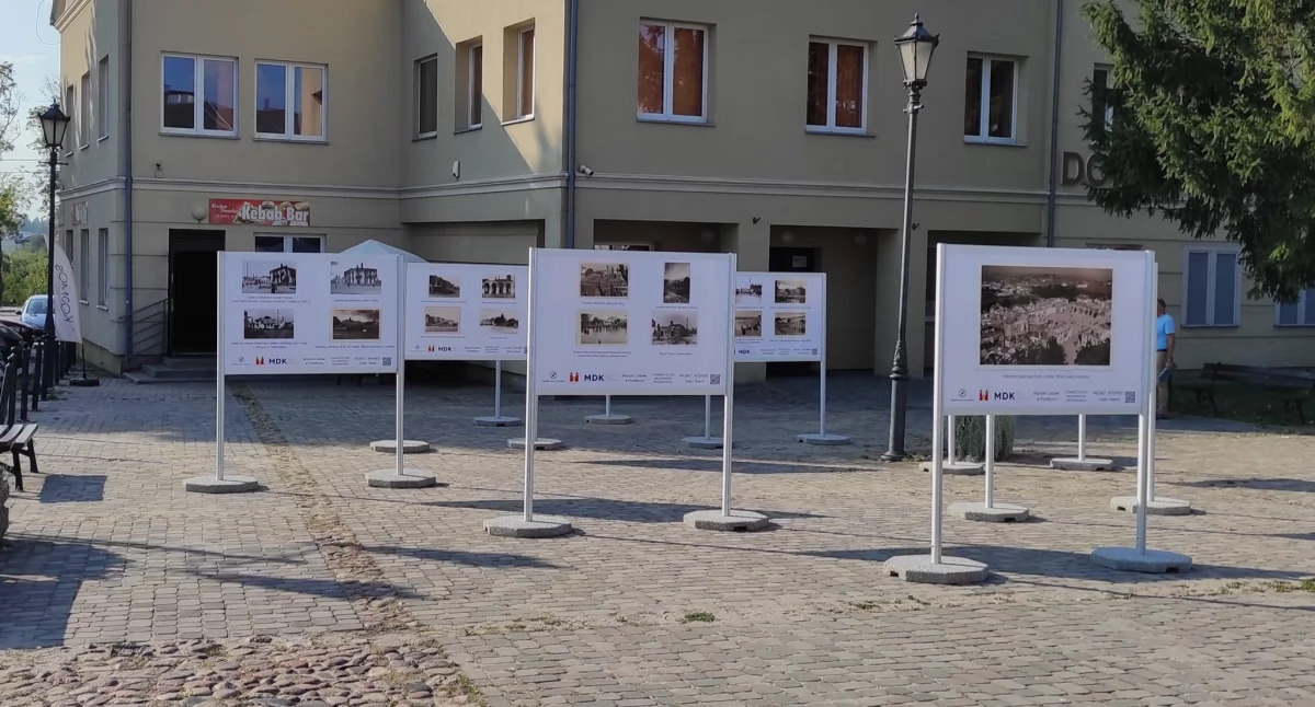 Na zdjęciu: Wystawa na przedborskim rynku, fot. Facebook/Paweł Zięba
