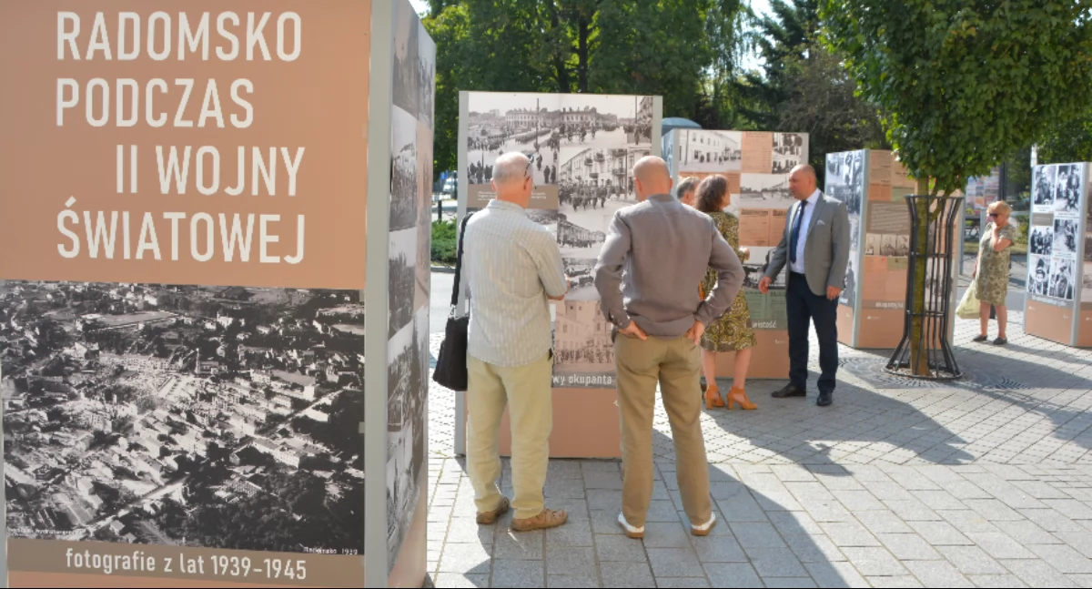 Na zdjęciu: Wystawa przy muzeum, fot. Starostwo Powiatowe