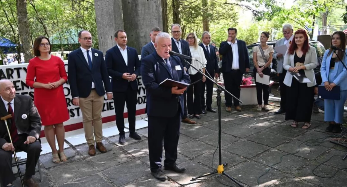Na zdjęciu: Powiatowy radny Lewicy Arkadiusz Ciach, fot. Facebook/Starostwo Powiatowe 