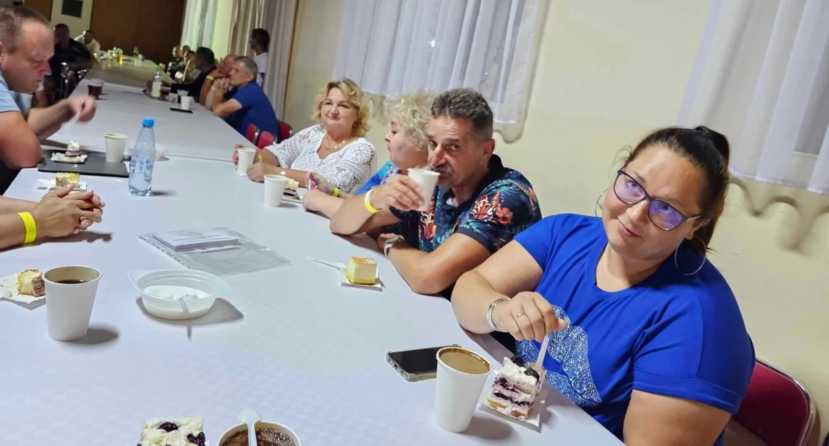 Na zdjęciu spotkanie na zakończenia wakacji fot. Facebook/Klub Wzajemnej Pomocy Szansa