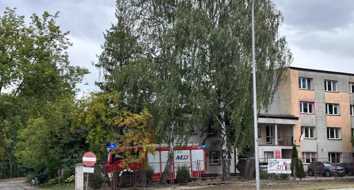 Na zdjęciu samochód straży pożarnej pod Bursą przy ul. Piastowskiej