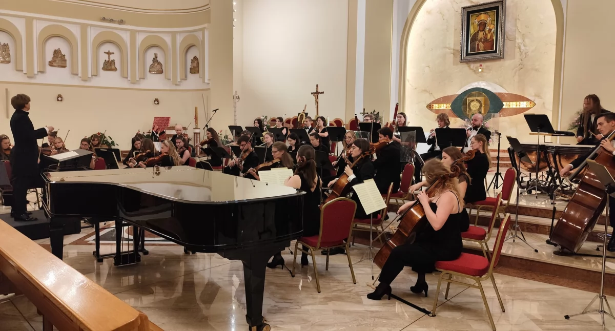 Na zdjęciu: Koncert w kościele pw. NPM Królowej Polski, fot. Facebook/UM Radomsko