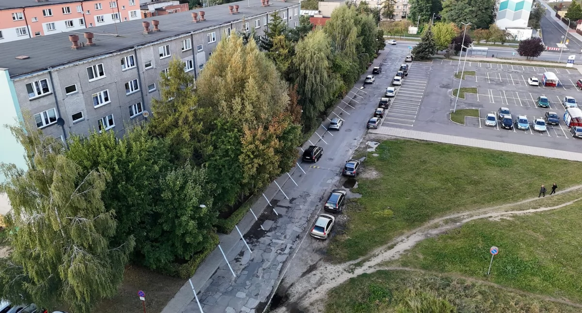 Na zdjęciu: Prowizoryczny parking przy Piastowskiej 24