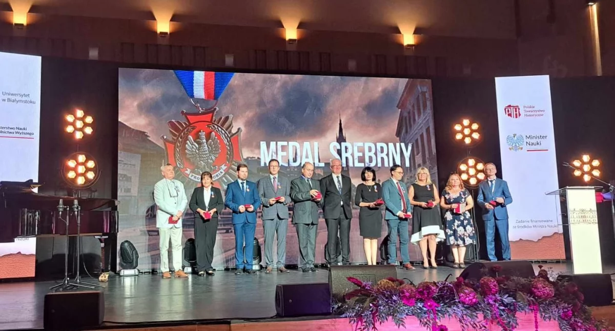 Na zdjęciu: Radomszczanie wśród odznaczonych, fot. Facebook/PTH Radomsko