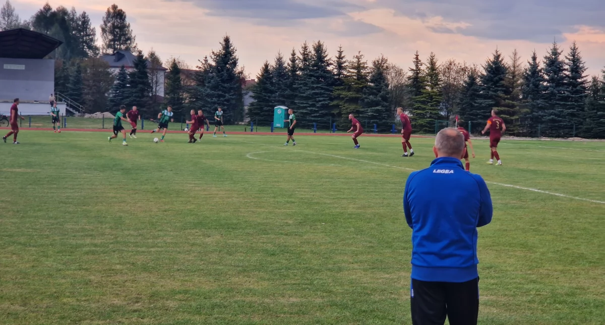 Na zdjęciu: Victoria wysoko przegrała z GKS-em II