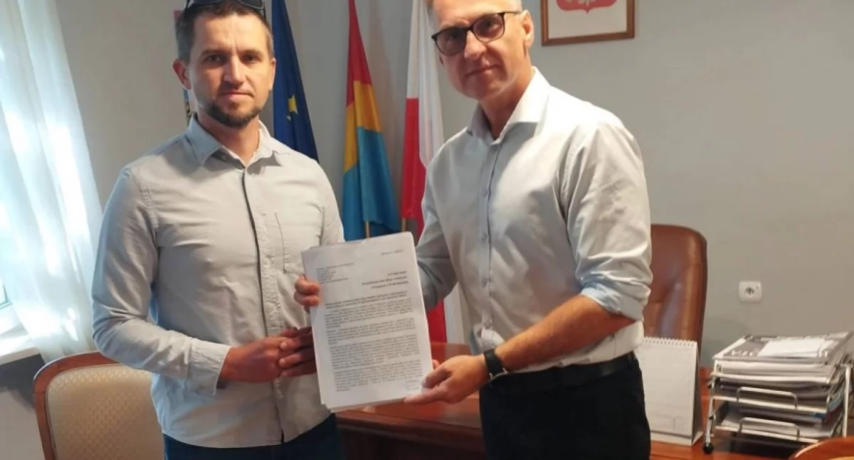 Na zdjęciu Artur Szponder i Rafał Dębski, przewodniczący rady miasta