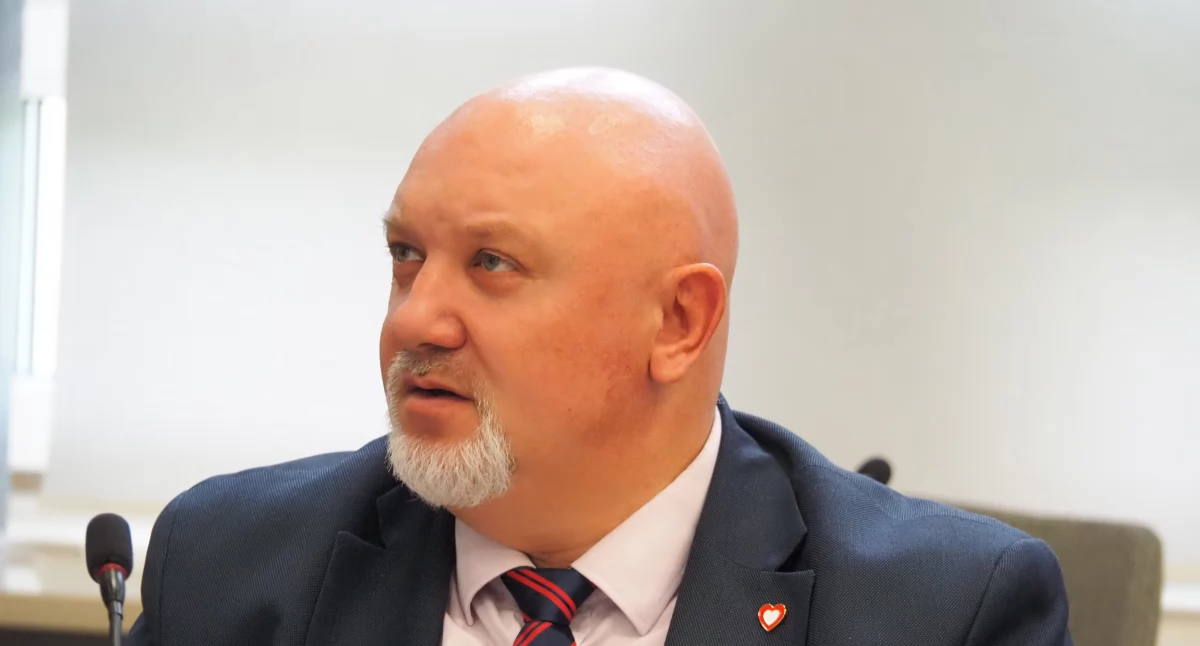 Na zdjęciu: Rober Kempski radnym jest pierwszą kadencję