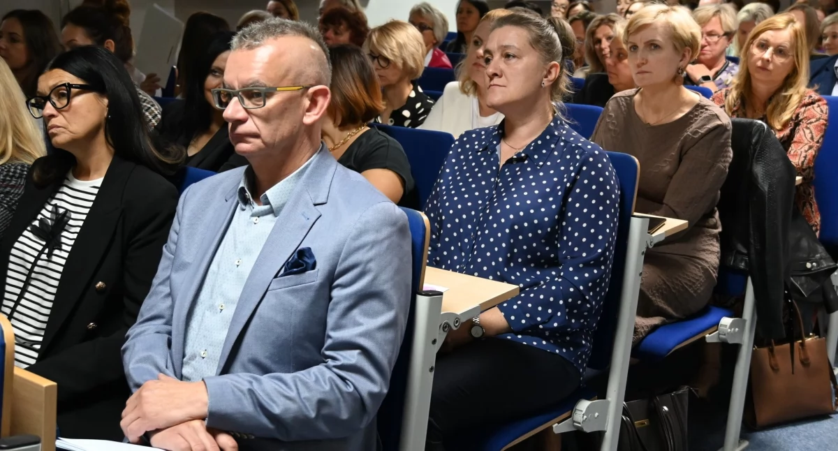 Na zdjęciu: uczestnicy konferencji, fot. Facebook/Powiat Radomszczański