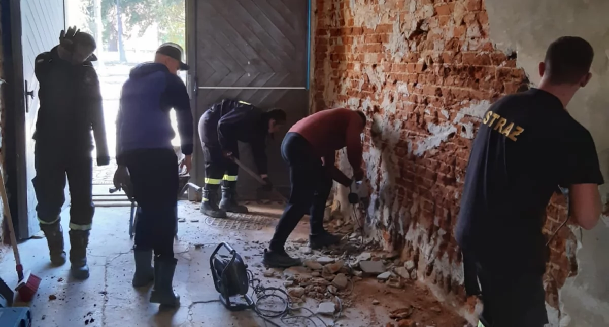 Na zdjęciu: Strażacy z OSP Radziechowice Drugie, fot. Facebook/Radziechowice Drugie