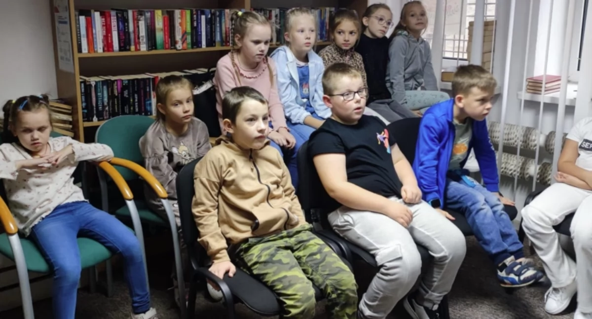 Na zdjęciu: uczestnicy spotkania., fot. Facebook/Miejska Biblioteka Publiczna Radomsko 