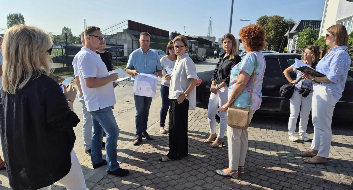 Na zdjęciu: Miejscy radni podczas komisji na Gliniankach, sierpień 2024