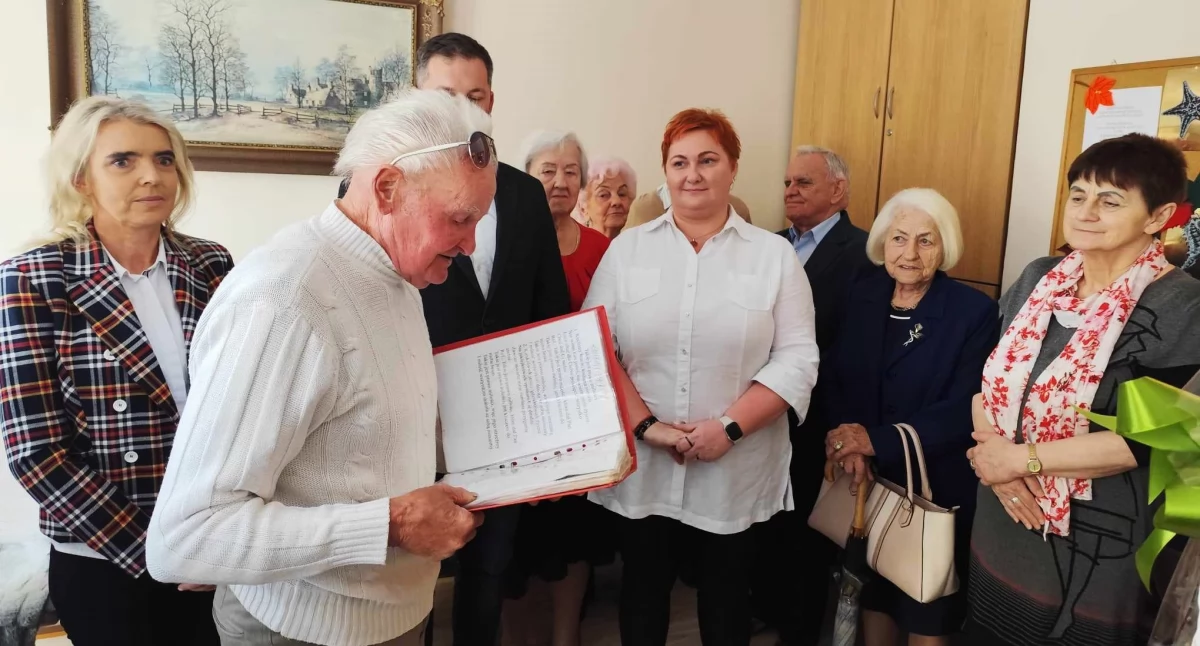 Na zdjęciu: Uroczystość w dziennym domu opieki, fot. Facebook/UM Radomsko
