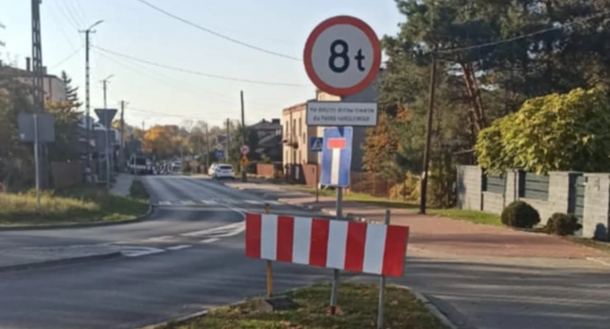 Na zdjęciu: Znak informujący o zamknięciu 