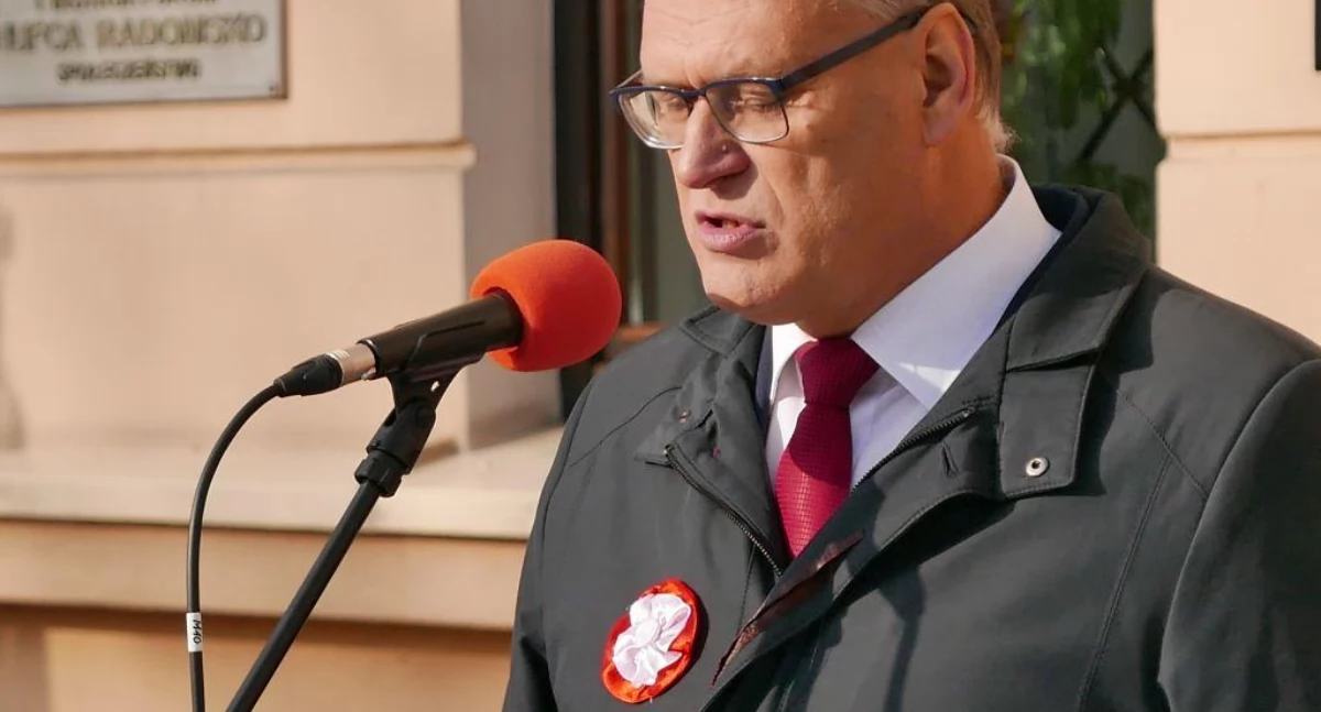 Na zdjęciu: Prezydent Jarosław Ferenc podczas oficjalnych miejskich uroczystości 11 listopada 2023 roku