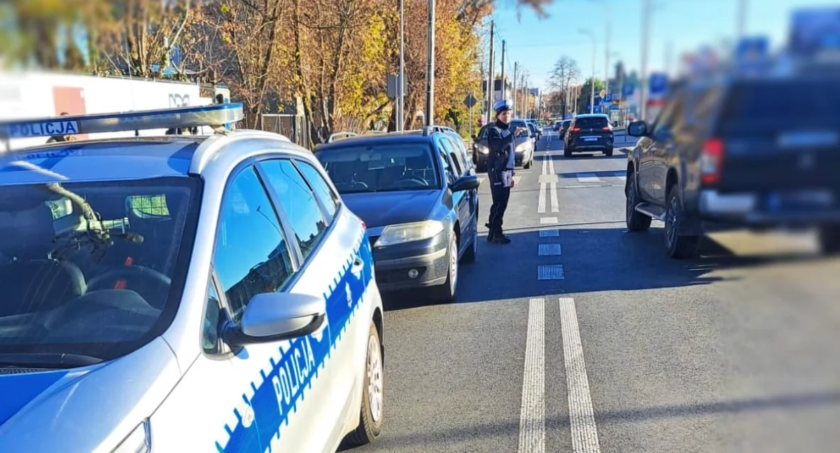 Wypadki drogowe, Zderzenie Renault Sprawcą latek letnią kobietę odwieziono szpitala - zdjęcie, fotografia