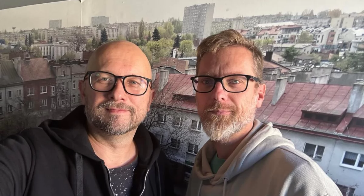 Na zdjęciu prowadzący podcast Janusz Kucharski i Andrzej Andrysiak