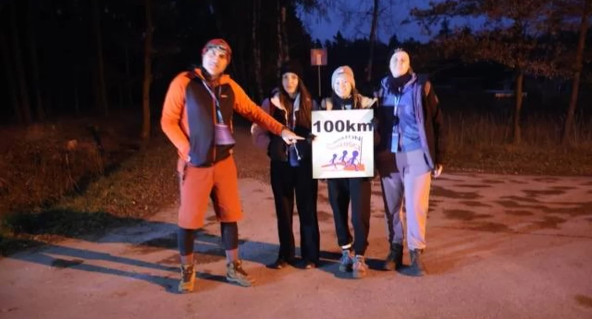 Na zdjęciu: Uczestnicy Maratonu, fot. Facebook/Pieszy Maraton Niepodległości