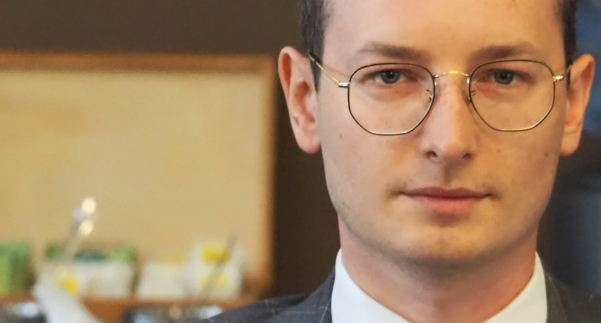 Na zdjęciu radny powiatowy PiS Kamil Gniatkowski