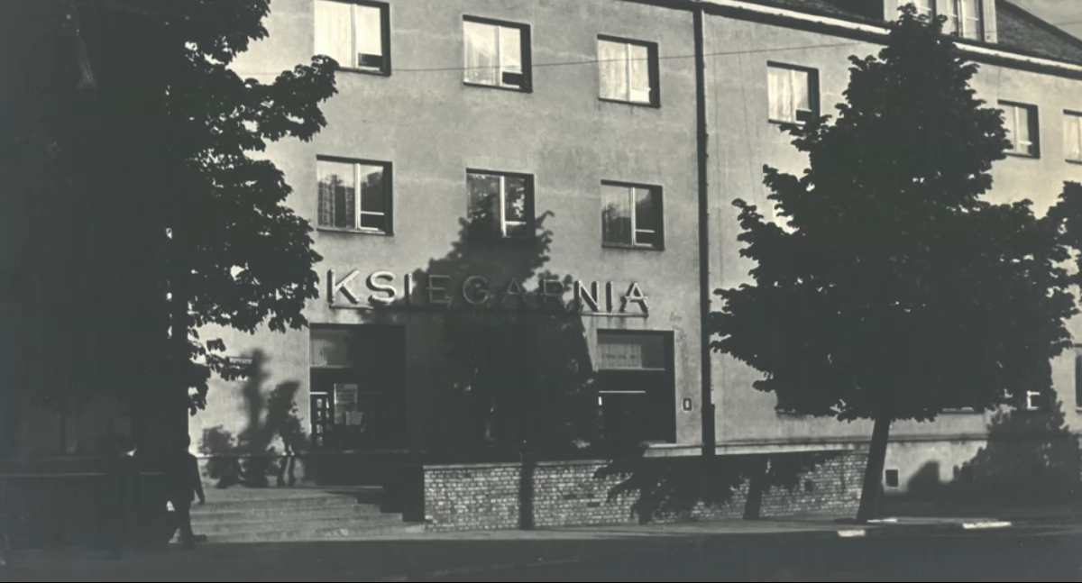 Na zdjęciu: Księgarnia w Radomsku, rok 1966. Fot. M. Danek