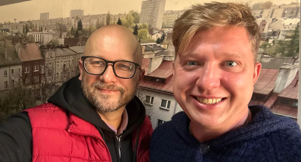 Na zdjęciu prowadzący podcast Paweł Aulich i Andrzej Andrysiak