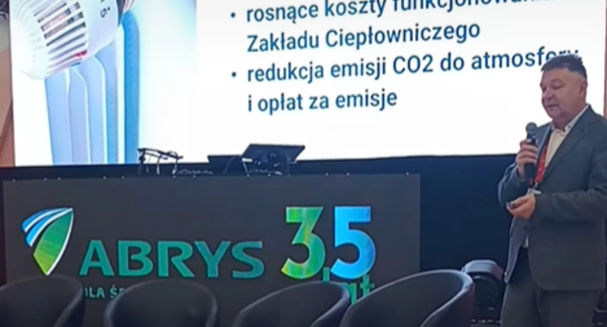 Na zdjęciu: Prezes Rybczyński podczas forum, fot. zrzut ekranu/Facebook/PGK Radomsko