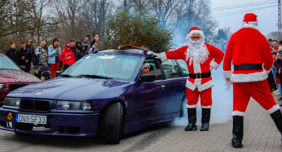 Na zdjęciu: Łączy ich miłość do motoryzacji. I chcą się swoją pasją dzielić z innymi