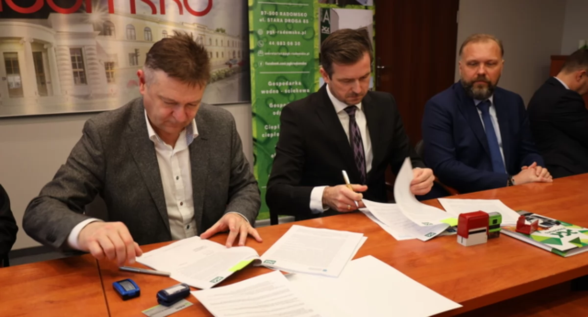 Na zdjęciu: Umowę podpisano w UM, fot. PGK Radomsko
