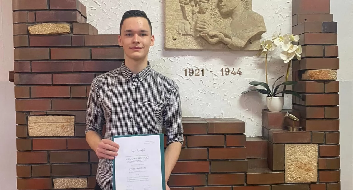 Na zdjęciu: Kacper Rochowski, fot. Facebook/II LO