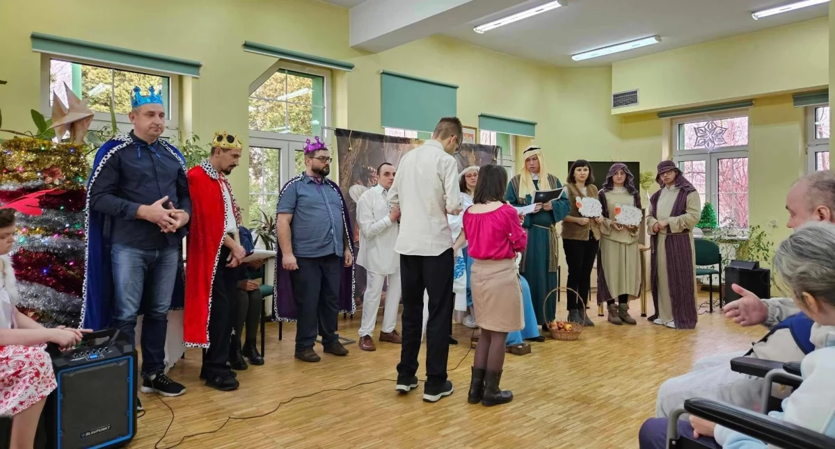 Na zdjęciu: Występ w DPS-ie, fot. Łukasz Krzysztof Jurczyk