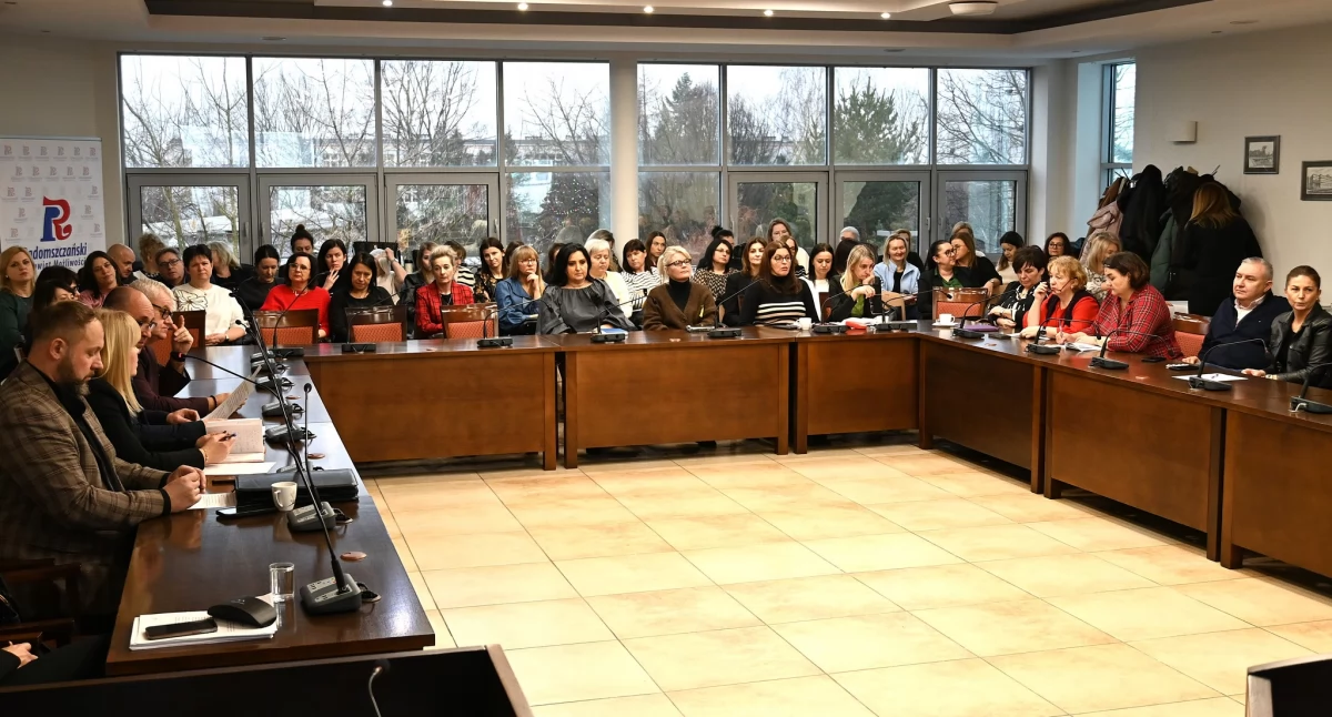 Na zdjęciu: Uczestnicy spotkania, fot. Facebook/Starostwo Powiatowe